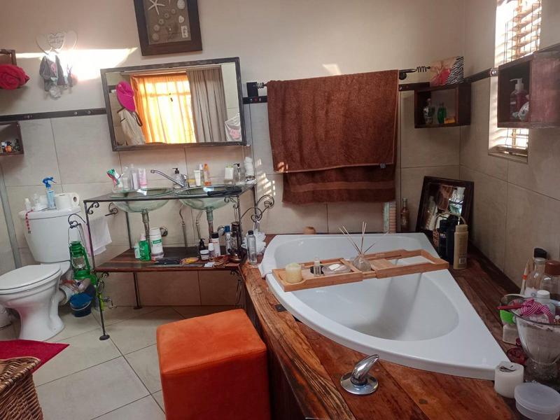 4 Bedroom Property for Sale in Suidrand Free State